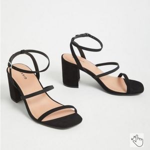 Torrid Ankle Strap Block Heel Sandal Sz 11.5WW